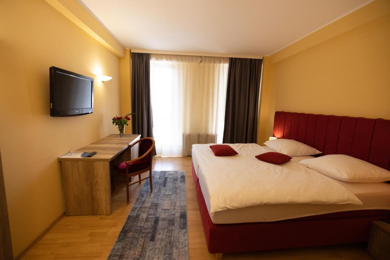 טימישוארה Hotel Perla מראה חיצוני תמונה