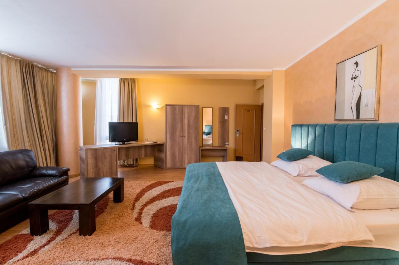 טימישוארה Hotel Perla מראה חיצוני תמונה