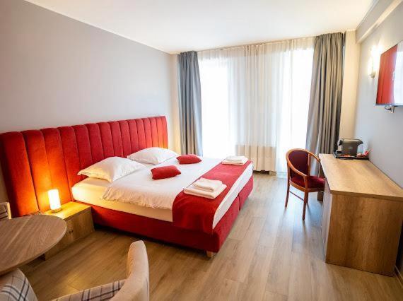 טימישוארה Hotel Perla מראה חיצוני תמונה