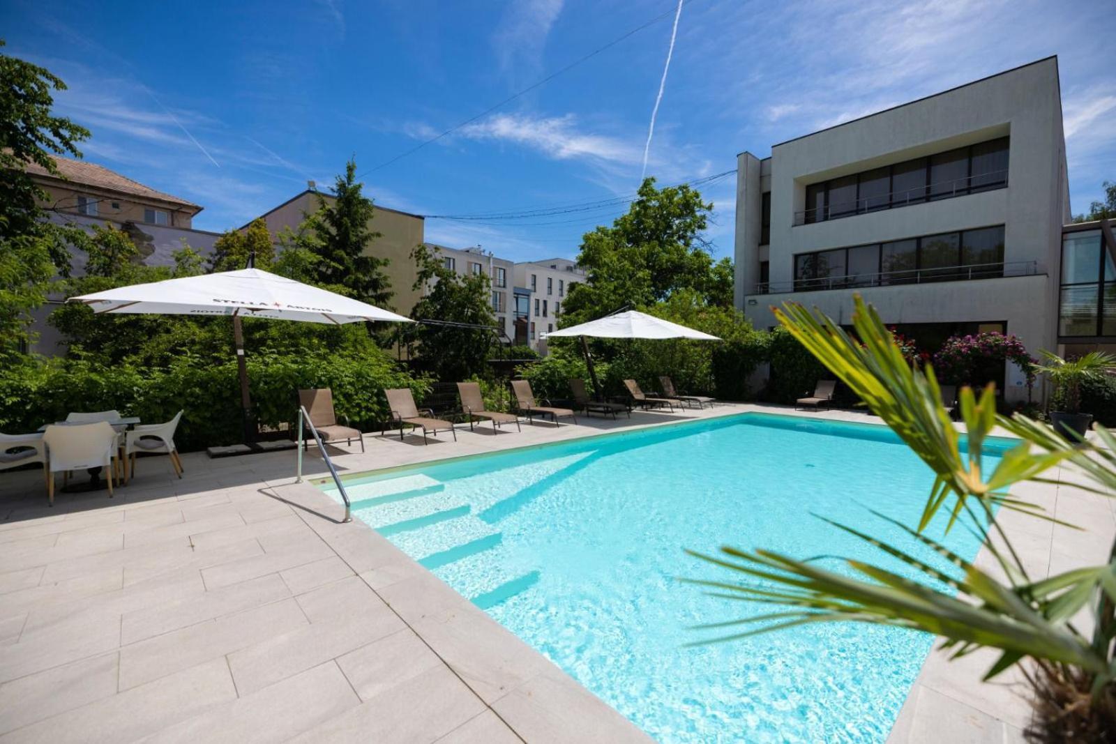 טימישוארה Hotel Perla מראה חיצוני תמונה